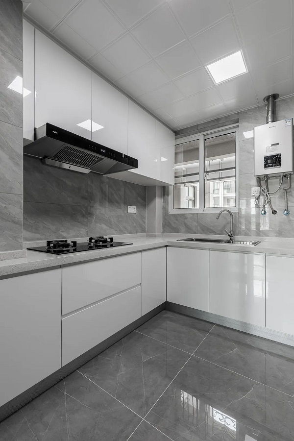 92平米現(xiàn)代簡約設計，不做電視柜更簡練舒適