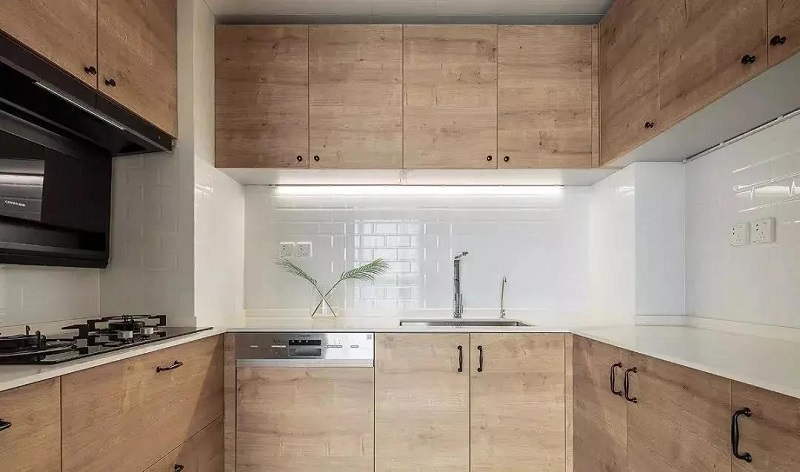 100㎡三居室北歐風裝修，原木搭配暖色調讓家溫馨