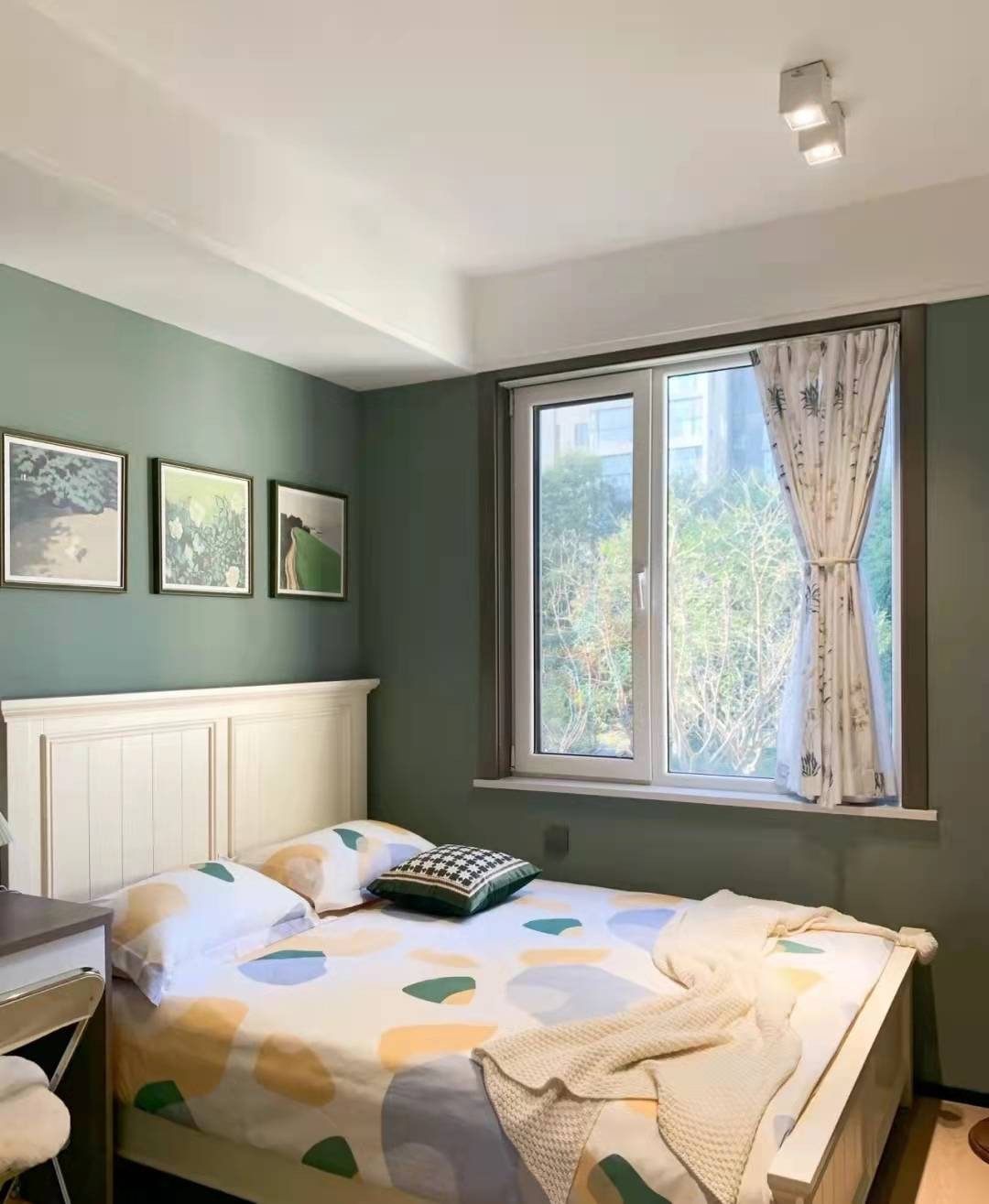 97平三房現代極簡風裝修，整體溫馨感十足