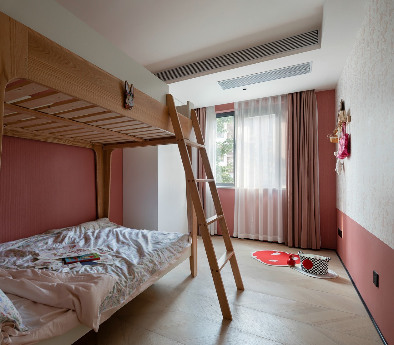 135㎡現(xiàn)代大平層裝修，充足的活動(dòng)空間