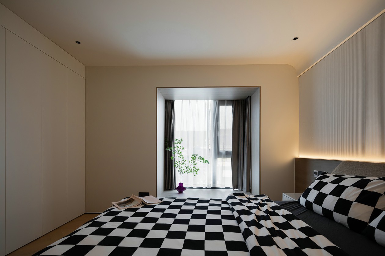 135㎡現(xiàn)代大平層裝修，充足的活動(dòng)空間