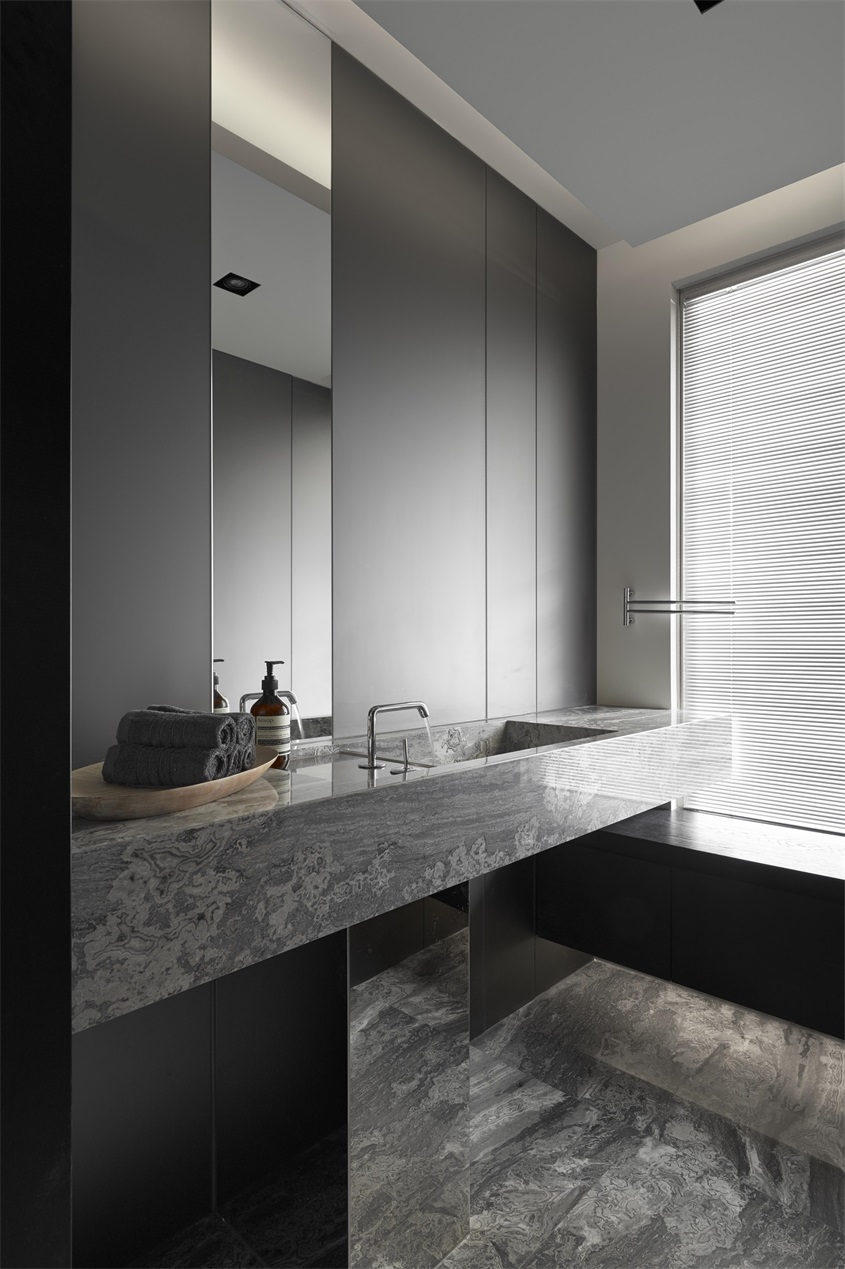 123平米新房現(xiàn)代風(fēng)格裝修，簡(jiǎn)潔時(shí)尚大氣